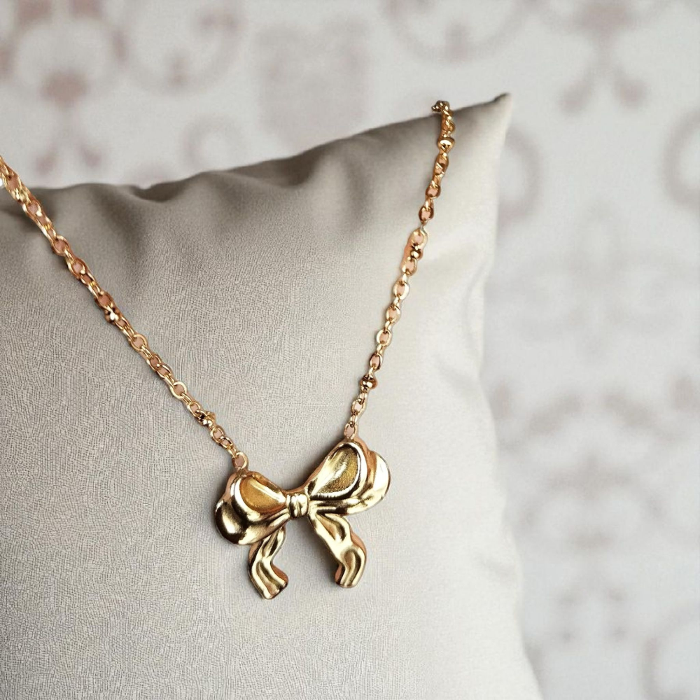 Bow Shape Pendant Set
