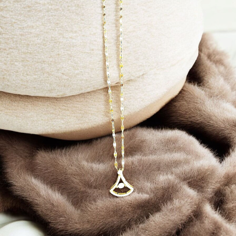 Dancing Diamond Pendant Set