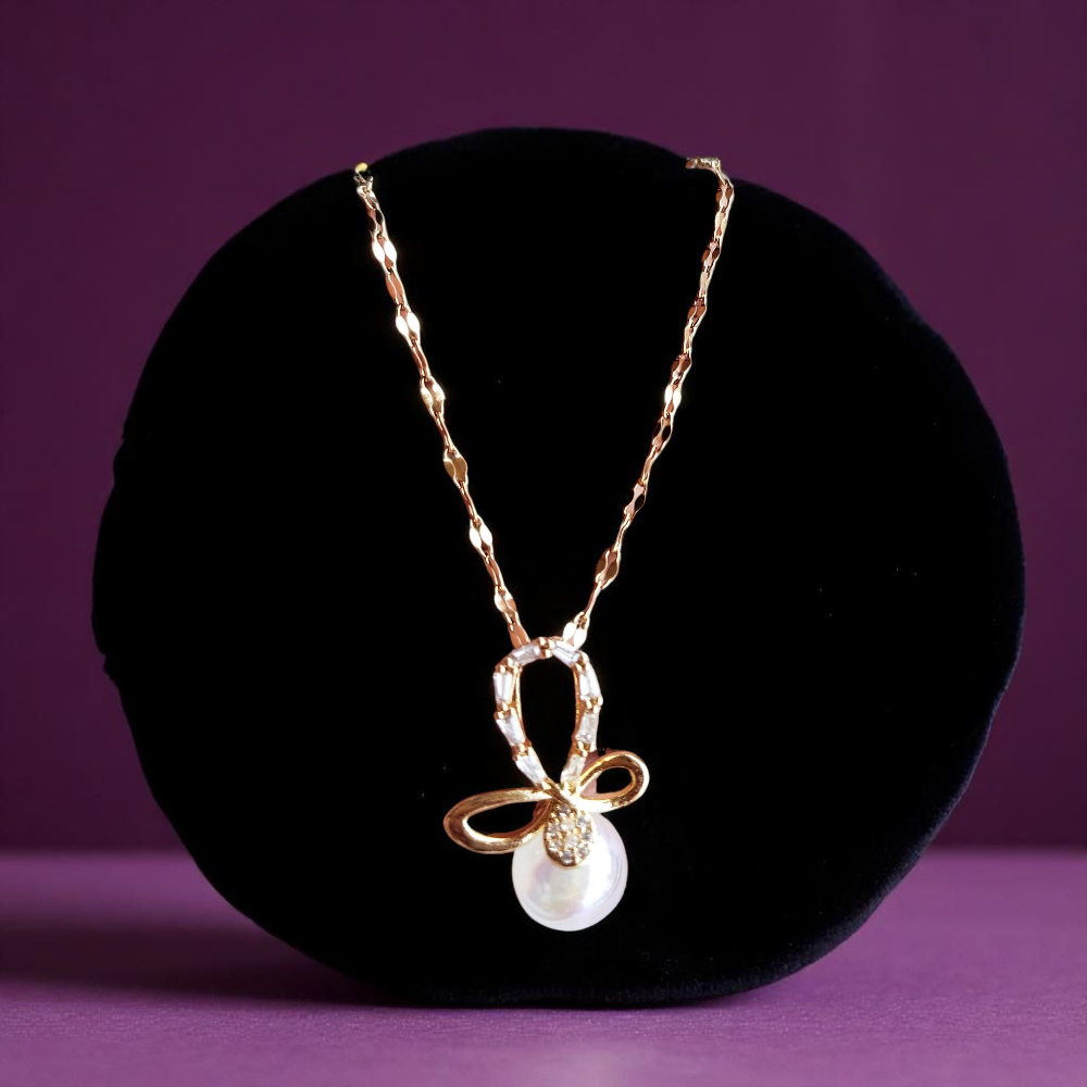 Bow and Pearl Pendant Necklace