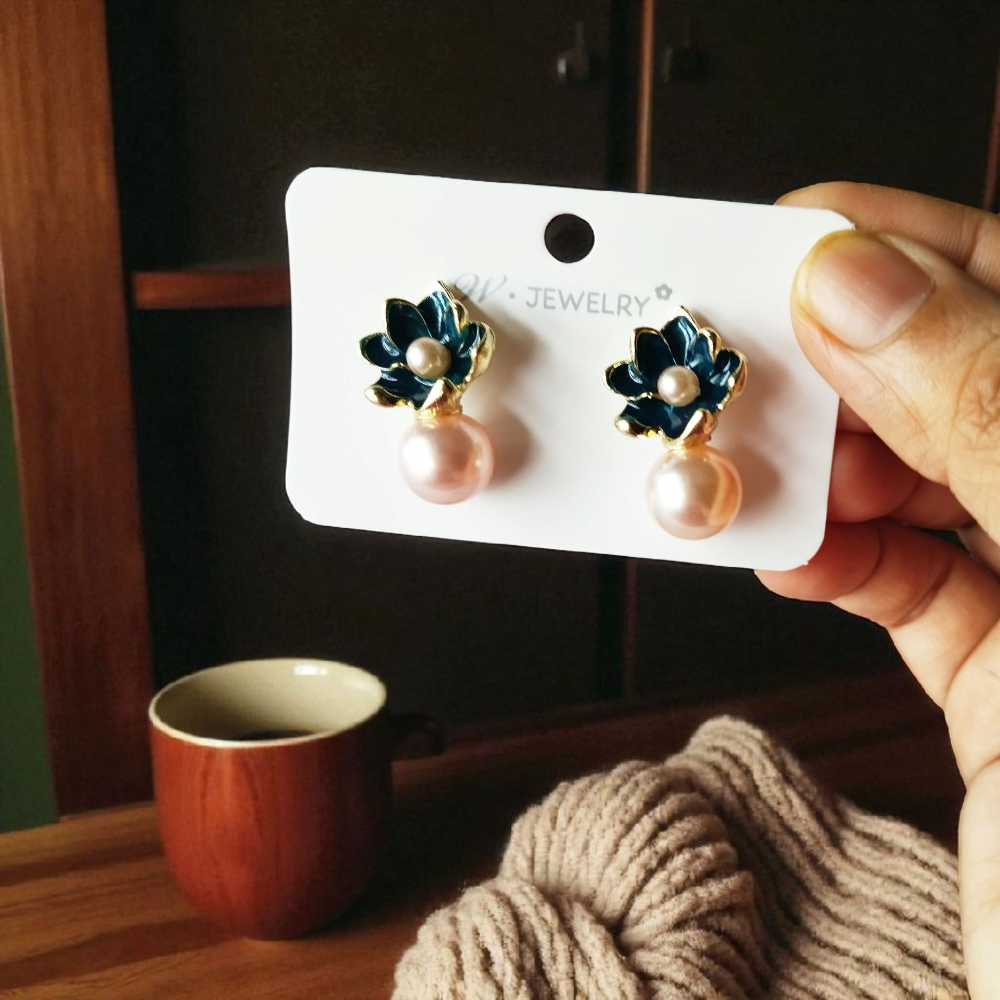 Green Floral Design with Pearl