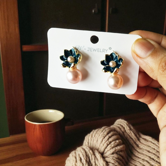 Green Floral Design with Pearl