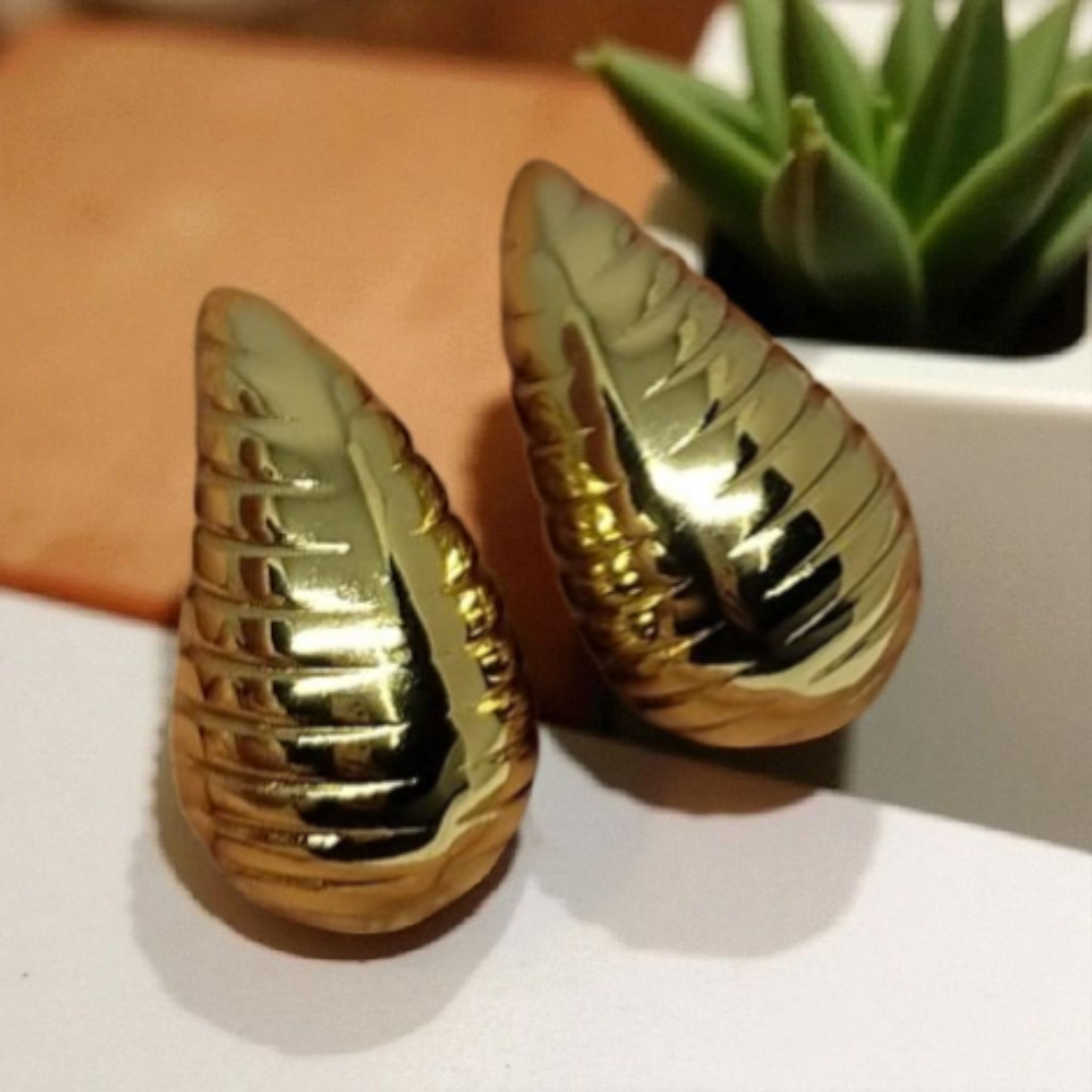 Golden Drop Stud