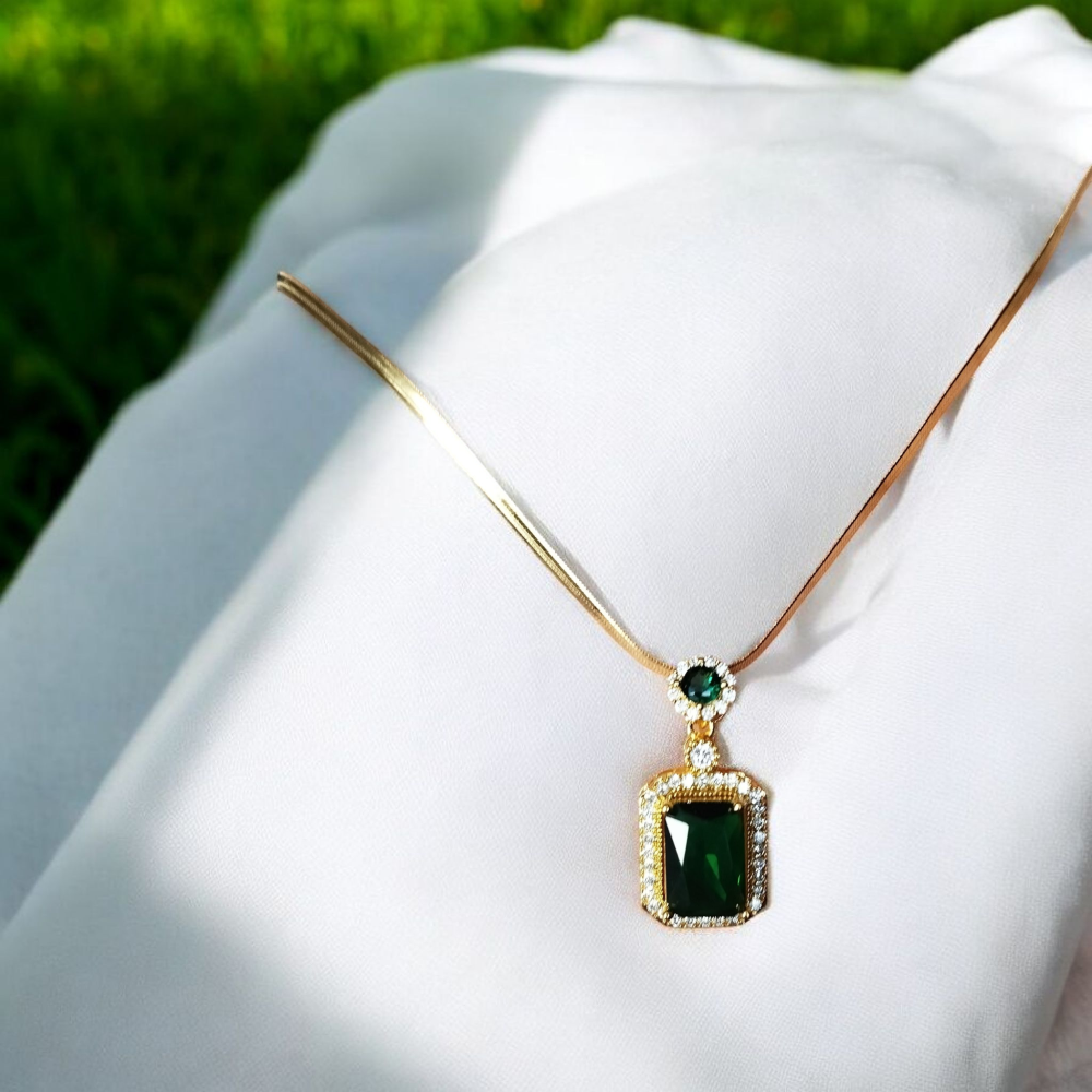 Emerald Green Gemstone Pendant Set