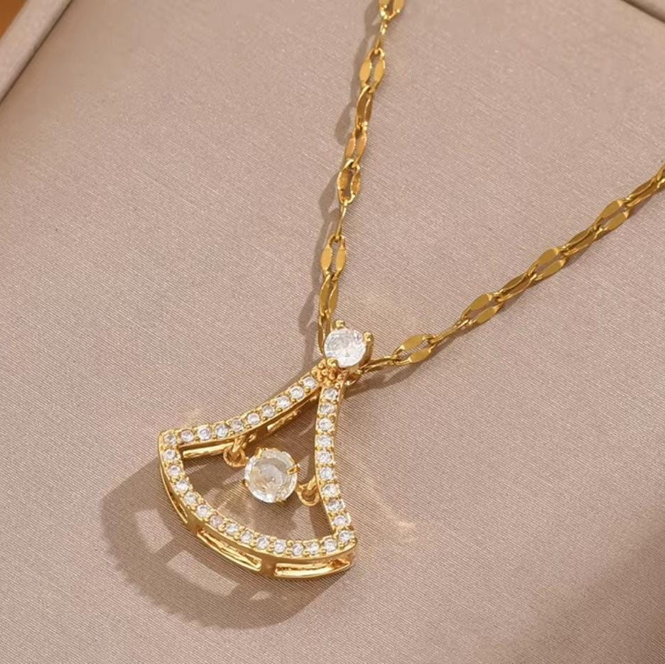 Dancing Diamond Pendant Set