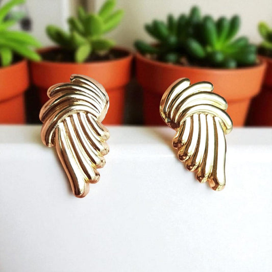 Wing Shape Stud